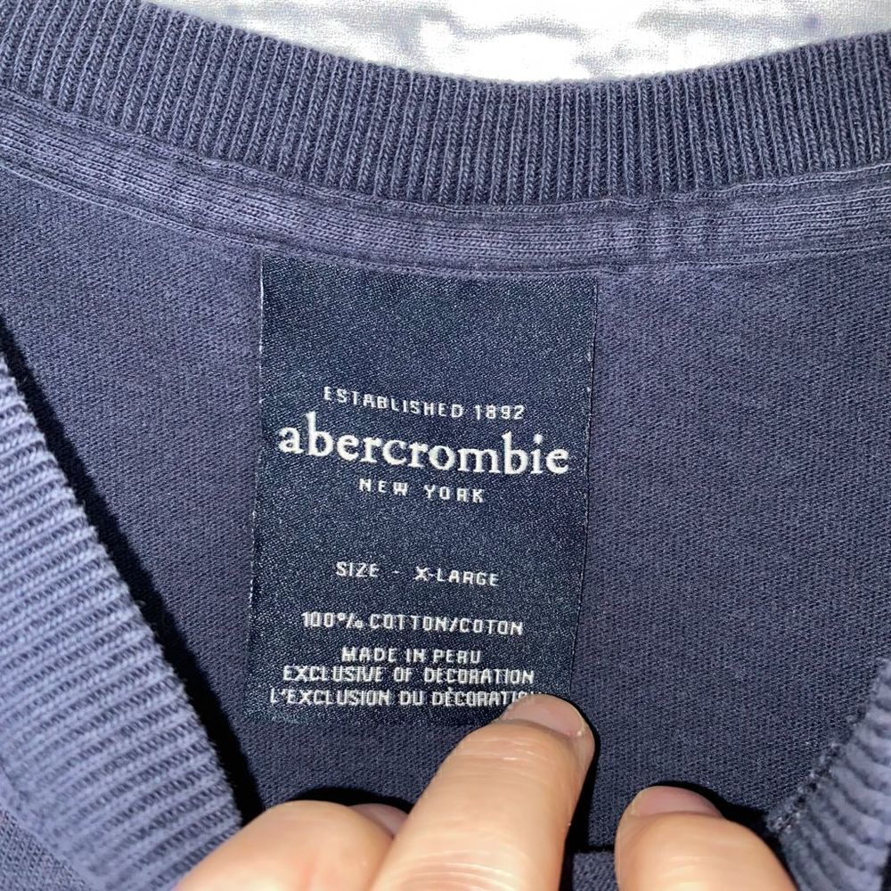 Abercrombie 100% cotton Crewneck navy blue shirt sz XL boys - Picture 3 of 4